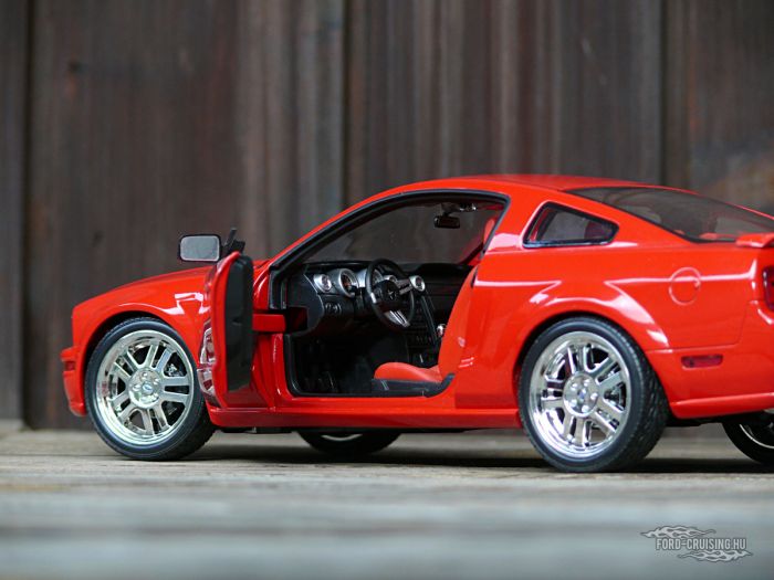 Ford Mustang GT, 2005

Gyártó: Hot Wheels, 1:18, 2004
