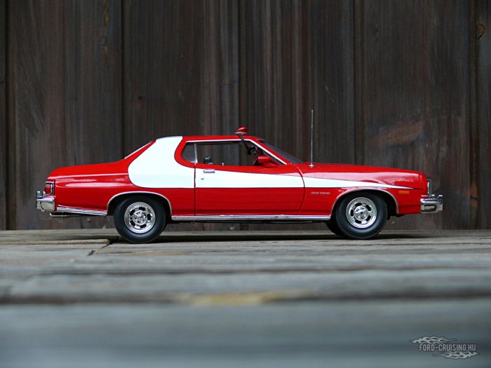 Ford Gran Torino Starsky & Hutch, 1976

Gyártó: Ertl, 1:18, 2002
